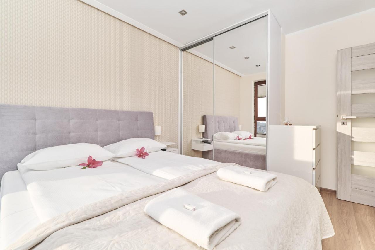 Apartment Wroclaw Krakowska With Balcony And Free Garage By Noclegi Renters Exteriör bild