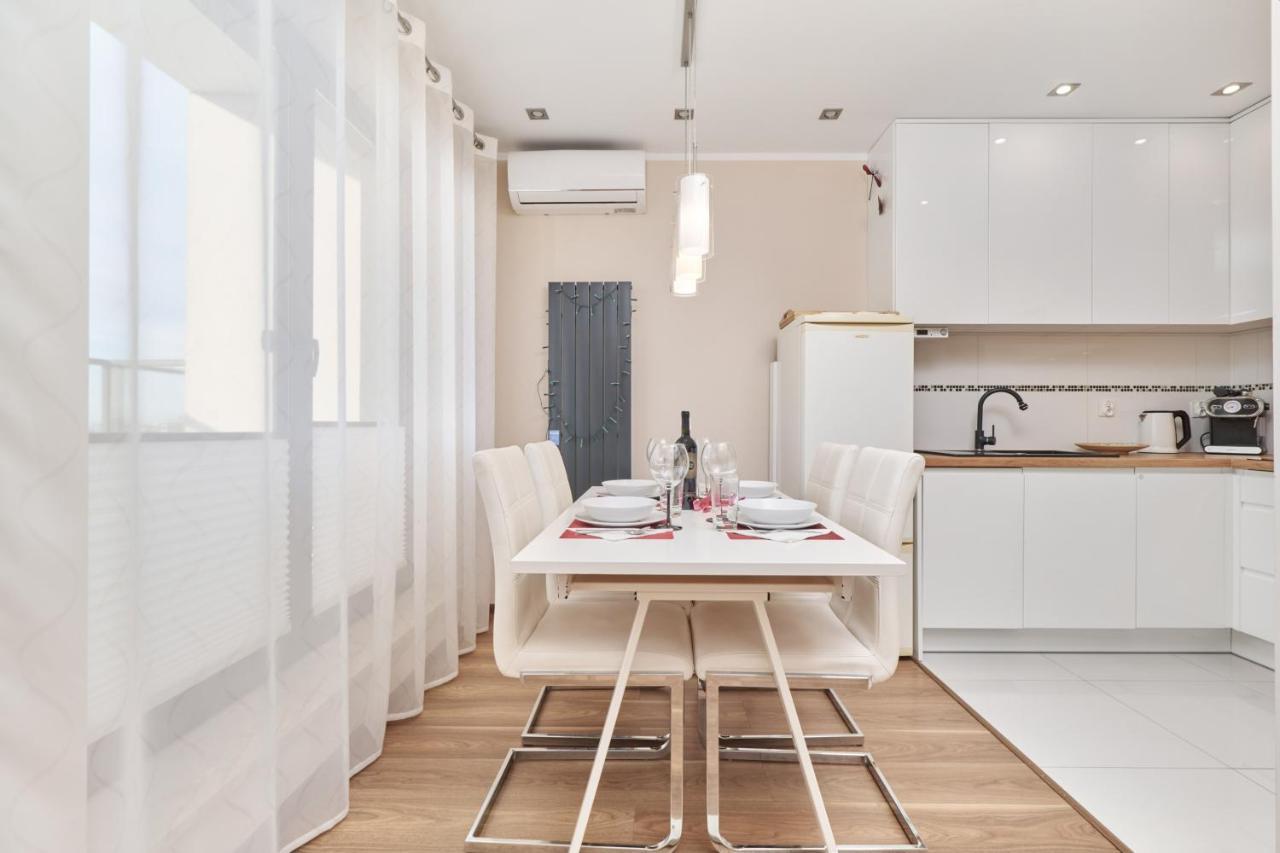 Apartment Wroclaw Krakowska With Balcony And Free Garage By Noclegi Renters Exteriör bild