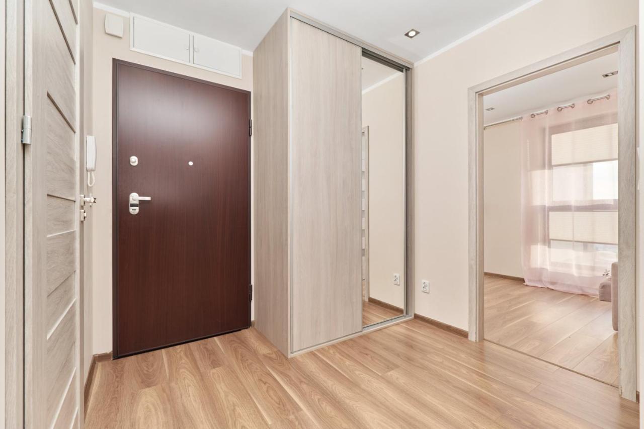 Apartment Wroclaw Krakowska With Balcony And Free Garage By Noclegi Renters Exteriör bild